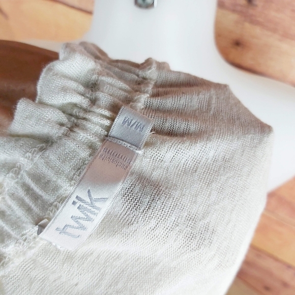 𝅺Off shoulder crop top size medium Flowers Print - Picture 5 of 6